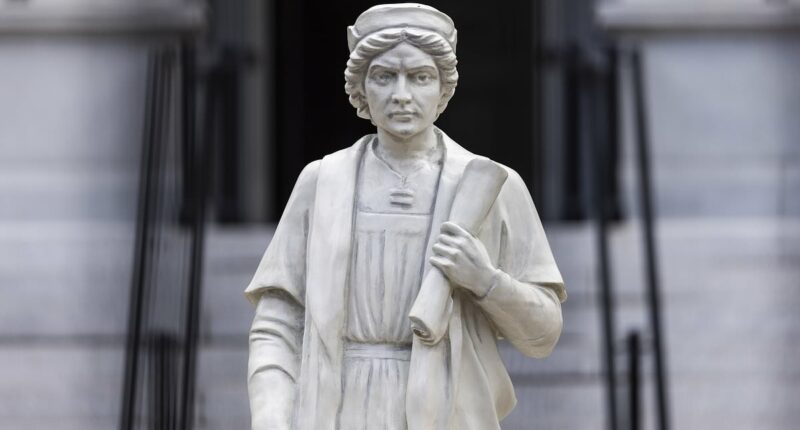 Trump installs Christopher Columbus statue on White House grounds