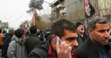 Trump says 'watch what happens to these deranged scumbags today'