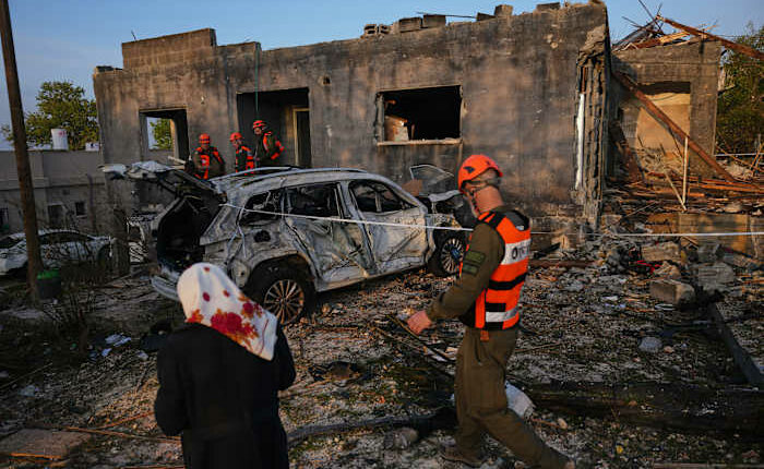 Trump threatens Iran following new wave of attacks on Gulf states and Israel