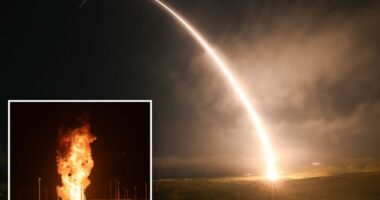 US tests Minuteman III nuclear-capable missile off California coast