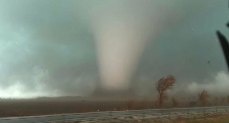 Urgent 1,000-mile tornado watch issued along East Coast