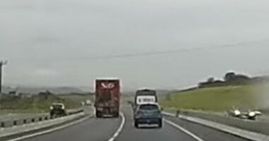 Viewers divided over moment reckless driver undertakes a lorry