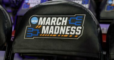 Who advances to the Elite 8 in the 2026 NCAA men's tournament