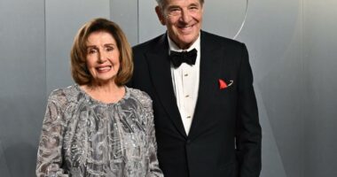 Who sent her an invitation?