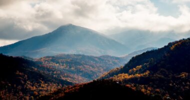 Woman dies after falling from 60-foot cliff along popular Smoky Mountains trail