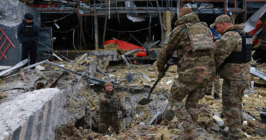 Zelenskyy will discuss Russia-Ukraine war with British leader and NATO chief in London