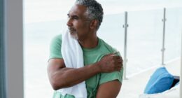 ‘Phantom’ shoulder issue could be early sign of cancer, doctor says