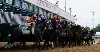 2026 Kentucky Derby horses, odds, predictions, posts: Expert who nailed 12 Derby-Oaks Doubles reveals picks