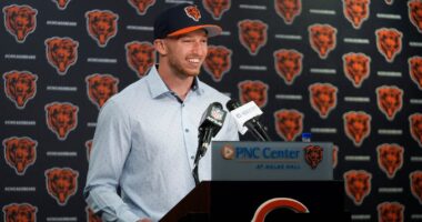 2026 NFL Draft: Chicago Bears fans excited for 1st round pick Oregon safety Dillon Thieneman as draft continues Friday