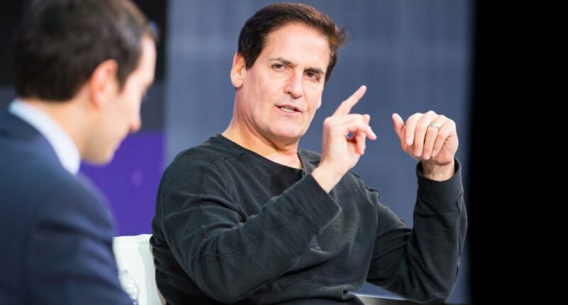 Celebrity Net Worth logo