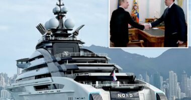 $500M superyacht owned by Russia's richest man passes through Strait of Hormuz