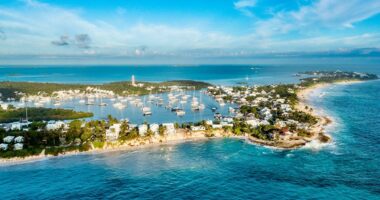 American woman missing after husband says she fell overboard, swept to sea during Bahamas boat trip: police