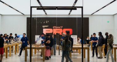 Apple to close San Diego store amid mall's 'declining conditions'