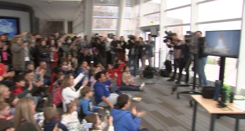 Artemis II launch: Chicago's Alder Planetarium hosts watch party for historic NASA moon mission launch