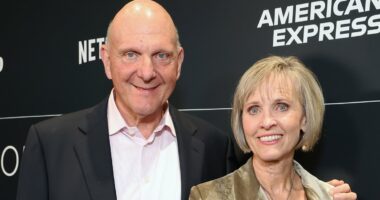 Billionaire NPR fan donates $80 million to radio station