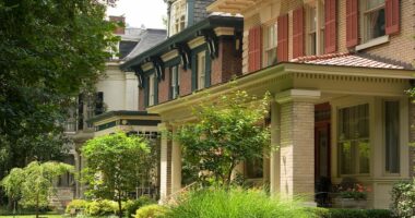 Booming borderland gem overcomes reputation for unfriendly locals