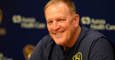 Brewers inherit 'rally tortoise' after manager Pat Murphy is told no pocket pancakes in TV interview