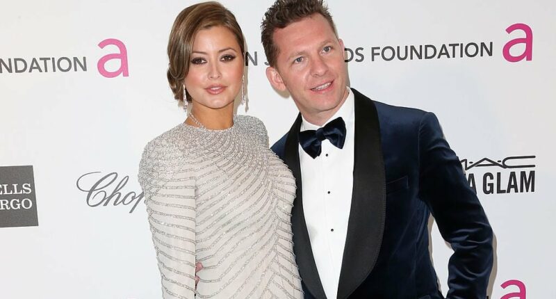 Celebrity Net Worth logo