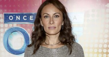 Broadway star trolled for moaning about not being recognized