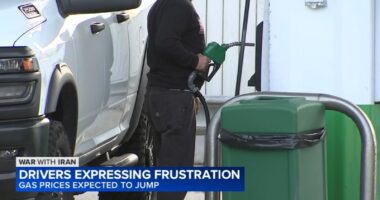 Chicago-area drivers frustrated by high gas prices as oil futures react to Strait of Hormuz remaining closed amid Iran war