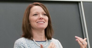 Dem Opposed Iowa ‘Back the Blue’ Law Before 3rd Race for Congress