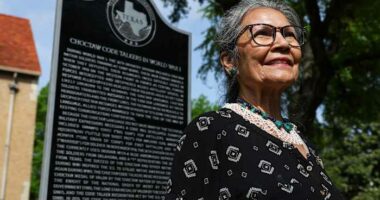 Descendants of Choctaw code talkers gather in Fort Worth for historical marker unveiling