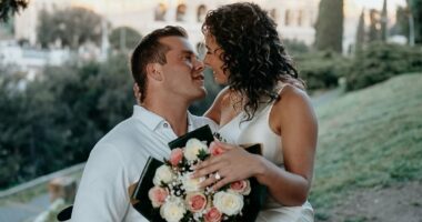 Divorced Republican finds love amid attempt for political comeback