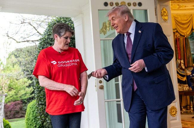 DoorDash Grandma Hard at Work: Thanks Trump for 'No Tax on Tips' on McDonald's Delivery to Oval Office