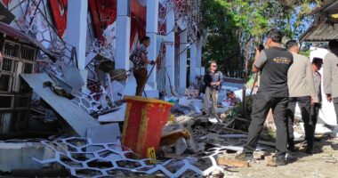 Earthquake off Indonesia topples buildings, kills 1 person and sets off small tsunami