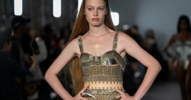 Elon Musk's transgender daughter recalls 'isolating' childhood spent in extreme wealth: 'Power corrupts people'