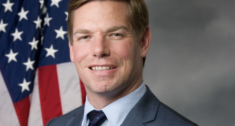 Celebrity Net Worth logo