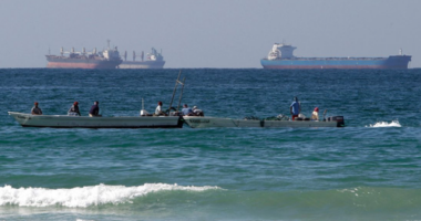 Ex-ally urges Trump to get out 'now, before we lose more lives'