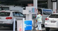 Expert's warning Australia will be forced to ration fuel
