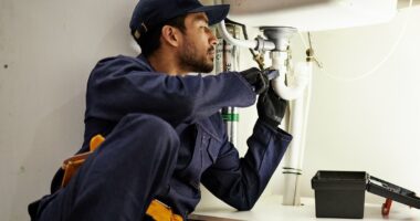 Explosive tradie email exposes crushing price hike for Aussies