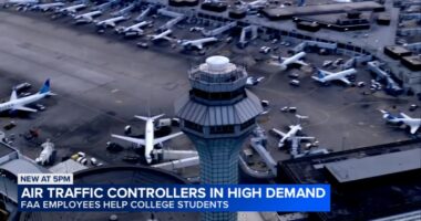 FAA hosts job fairs across Chicago area to recruit air traffic controllers amid airport ATC employee shortages