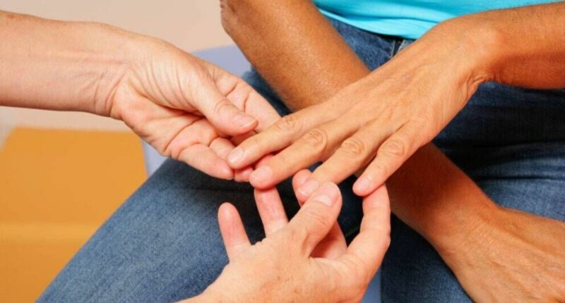 Fingernail warning sign could be early symptom of heart failure or liver disease