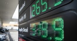 Generic petrol station in Sydney. Fuel, diesel, unleaded, oil, service station, prices, inflation, war, conflict, Iran. Ampol Petrol Station Chatswood East. Friday 27th March 2026 AFR photo Louie Douvis