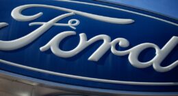 Ford recalls 422,000 trucks and SUVs for wiper defect
