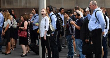 Grim data reveals majority of Aussies missing out on a pay rise