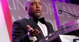 Celebrity Net Worth logo