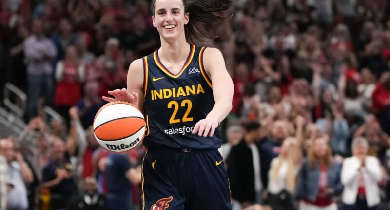 Celebrity Net Worth logo