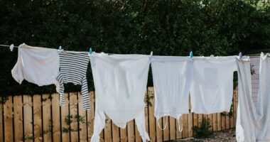 Households urged to avoid drying clothes outside this weekend