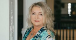 I speak to dead people... and they share the same regrets about life