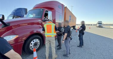 Indiana tightens rules on migrant truckers, requires visas and English proficiency