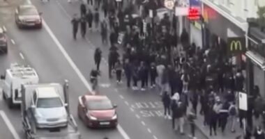 Inside Clapham teen group chats inviting mob chaos