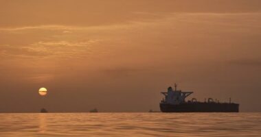 Iran doubles down on closing the Strait of Hormuz as the ceasefire inches toward expiration