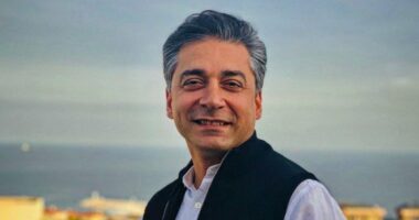 Iranian Christian who had leg broken by regime describes torture hell