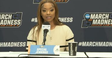 Jacksonville University extends women’s basketball coach Special Jennings