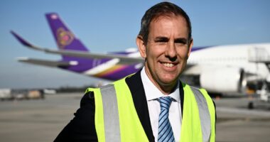 Jim Chalmers is told NOT to give Aussies a handout in next budget