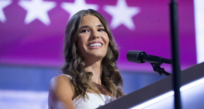 Celebrity Net Worth logo